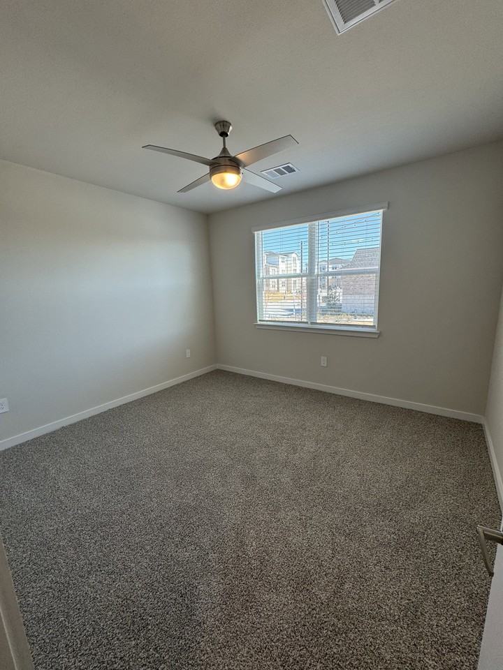 Elevon Pkwy #2102 - Photo 4 of 8