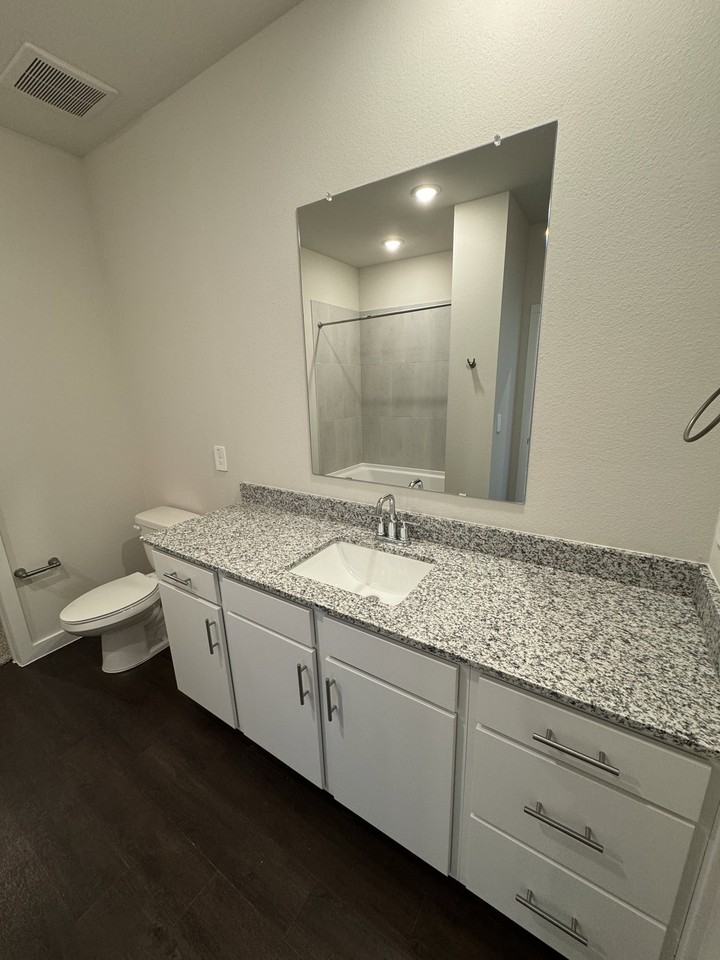 Elevon Pkwy #2102 - Photo 5 of 8