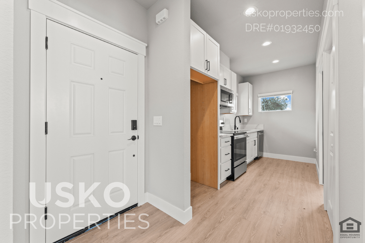 3125 3rd Ave #2 - Photo 5 of 23