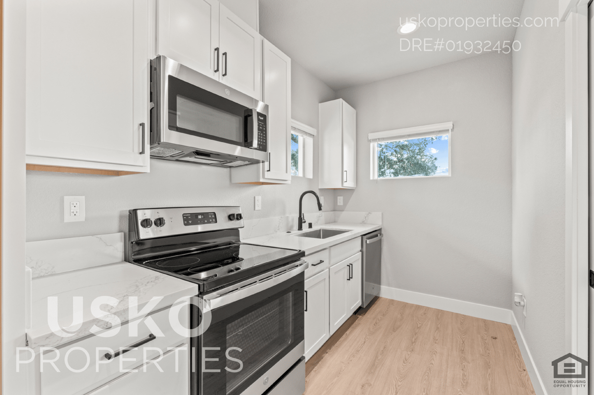 3125 3rd Ave #2 - Photo 6 of 23