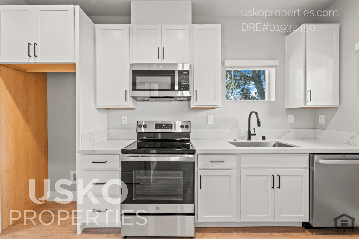 3125 3rd Ave #2 - Photo 7 of 23