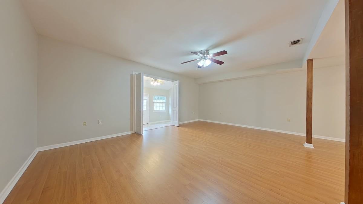 107 Skinner Cir - Photo 3 of 15