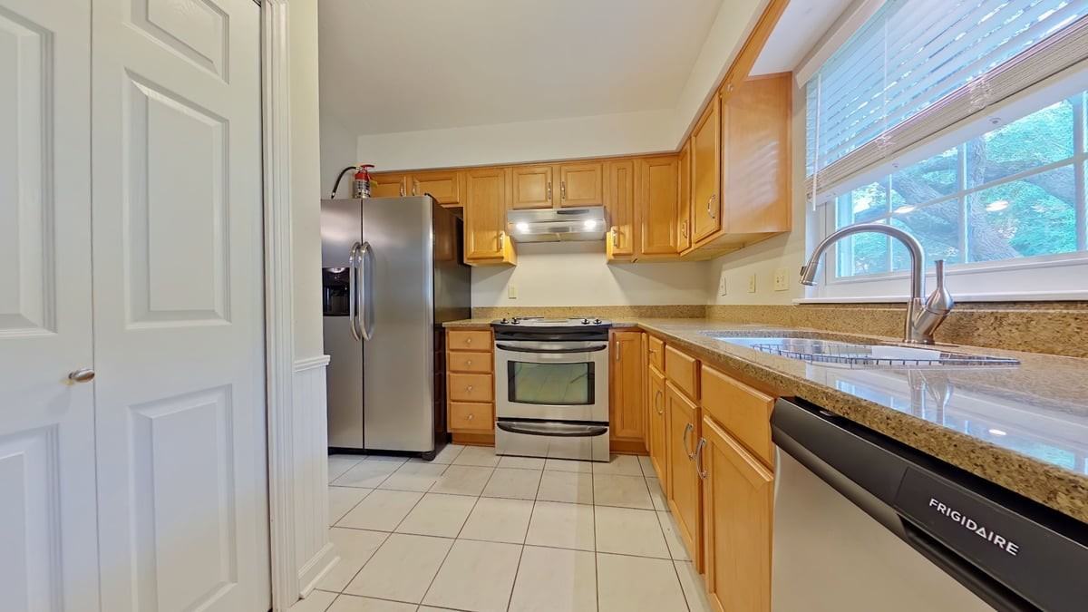 107 Skinner Cir - Photo 7 of 15