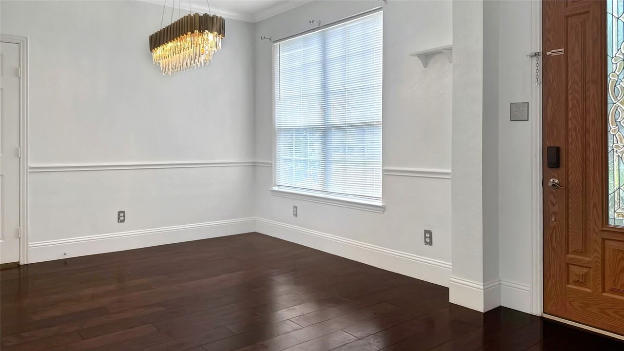 7848 Ravens Cliff Dr - Photo 3 of 33