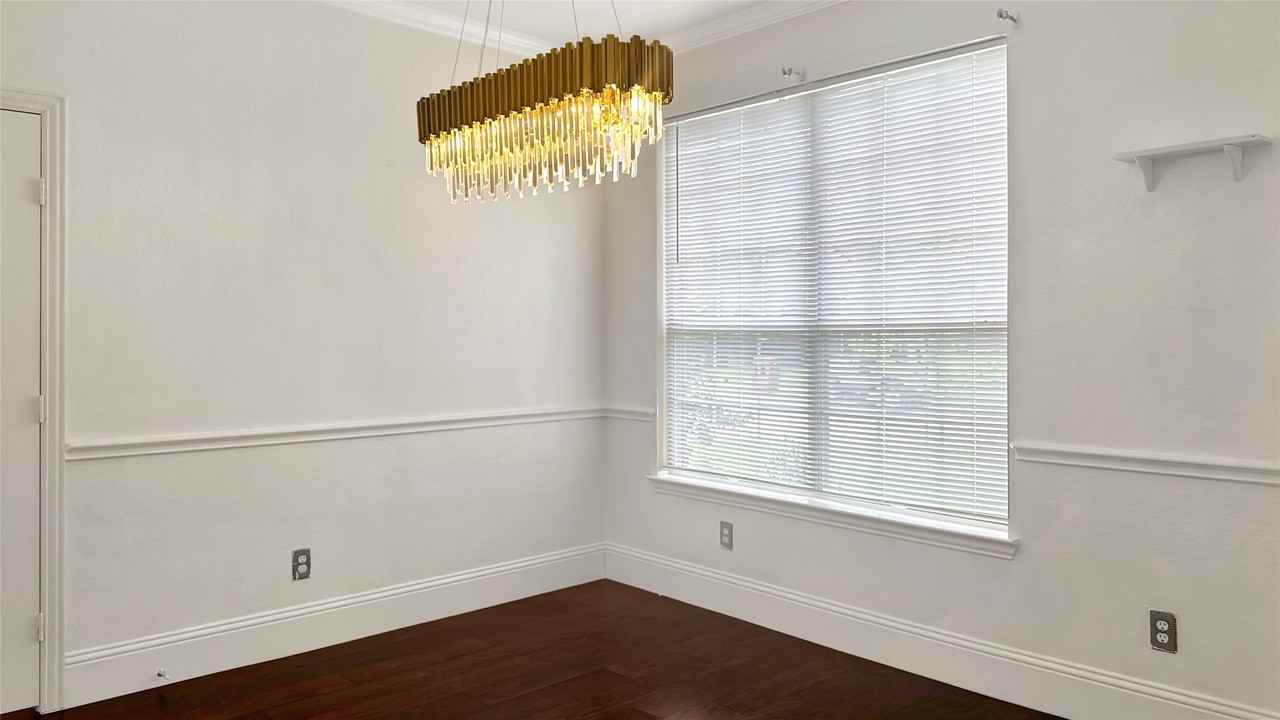 7848 Ravens Cliff Dr - Photo 4 of 33