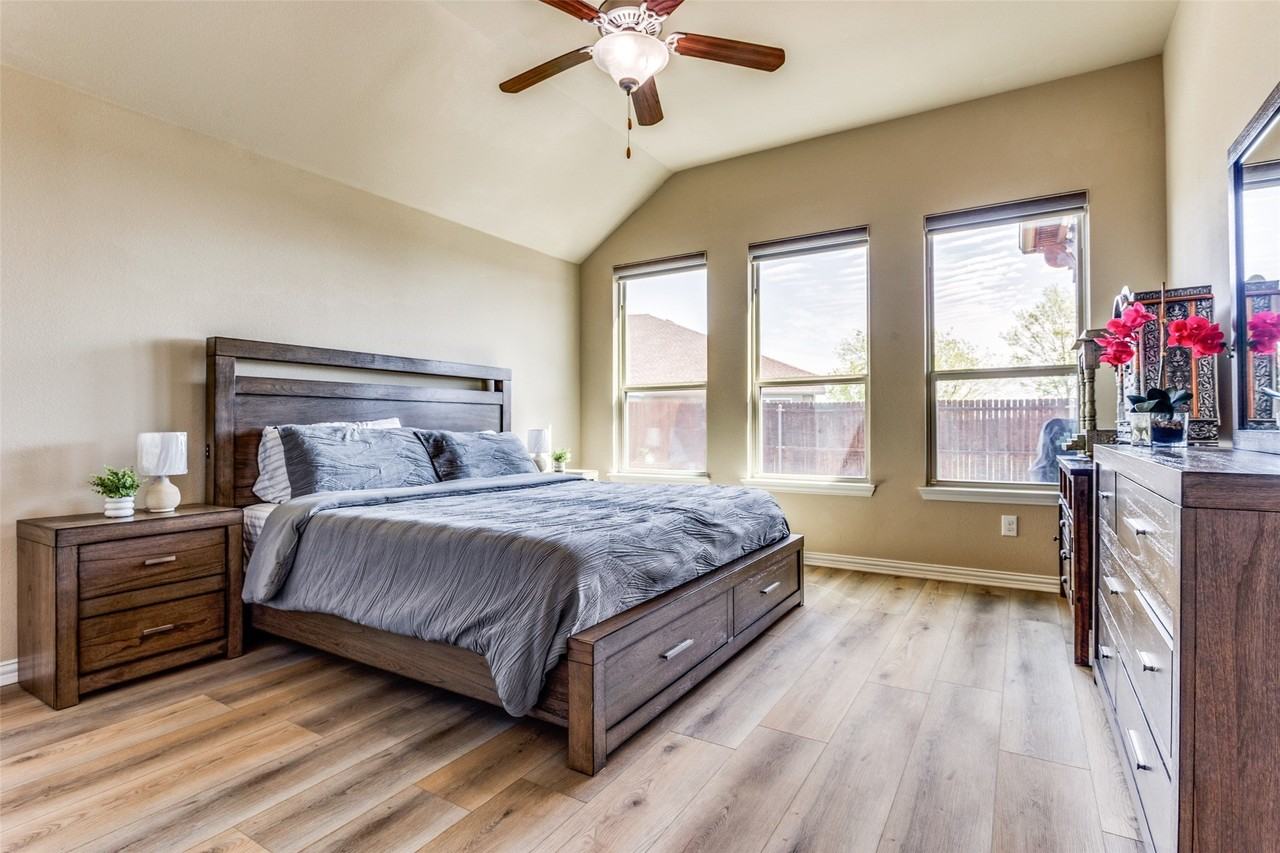 307 Eden Dr - Photo 4 of 25
