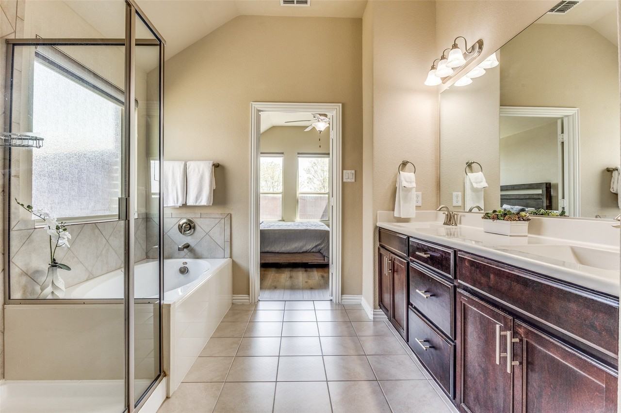 307 Eden Dr - Photo 5 of 25