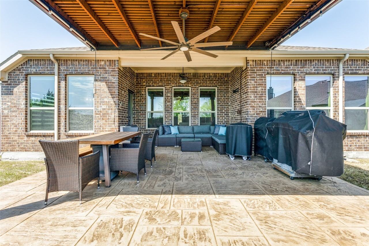 307 Eden Dr - Photo 6 of 25
