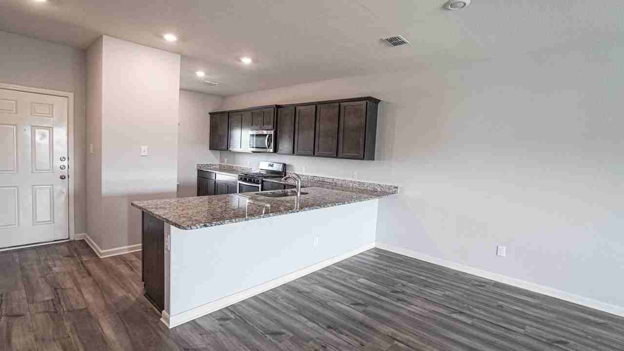 3012 Villegas Way - Photo 7 of 34