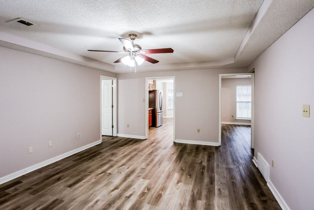 7163 Windsor Dr - Photo 4 of 17