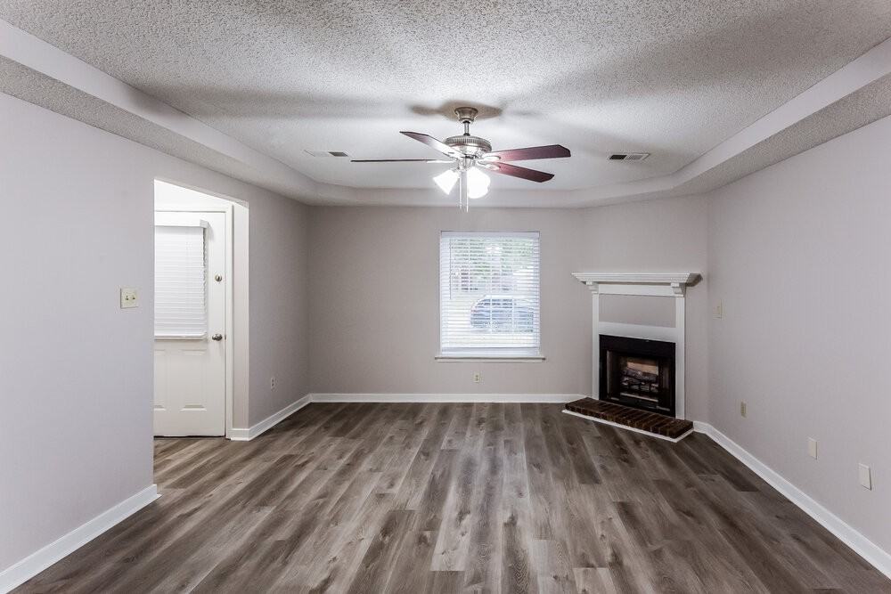 7163 Windsor Dr - Photo 5 of 17