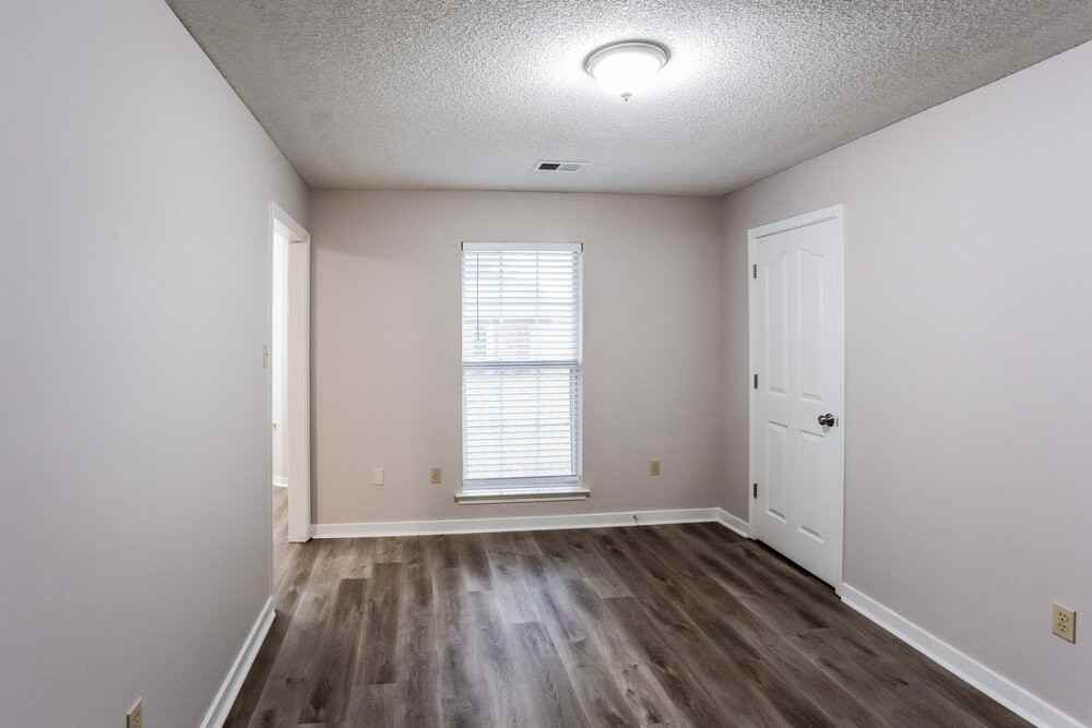 7163 Windsor Dr - Photo 6 of 17