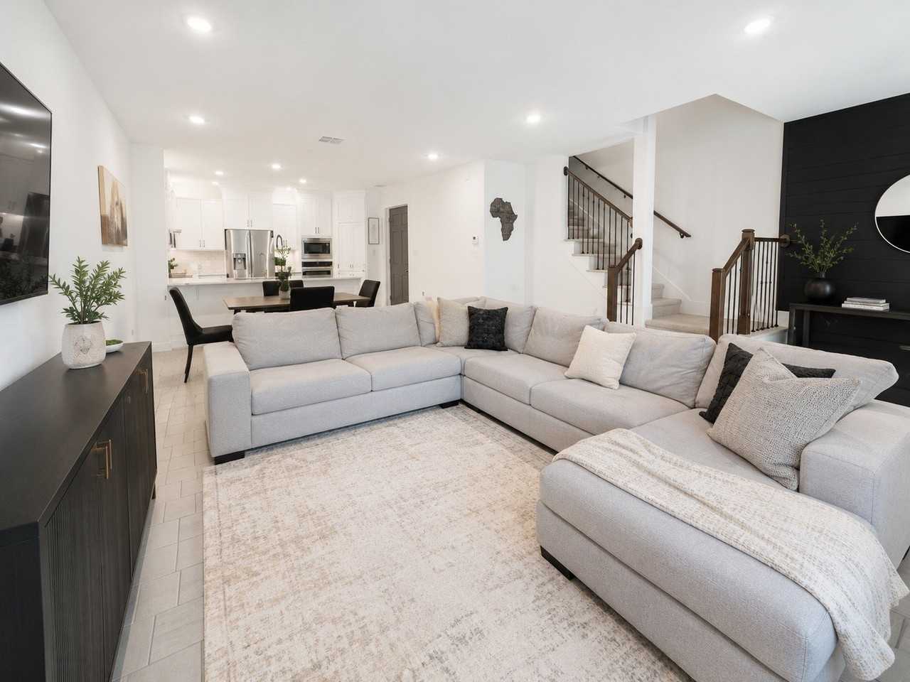 1425 Alberti Ave - Photo 2 of 6