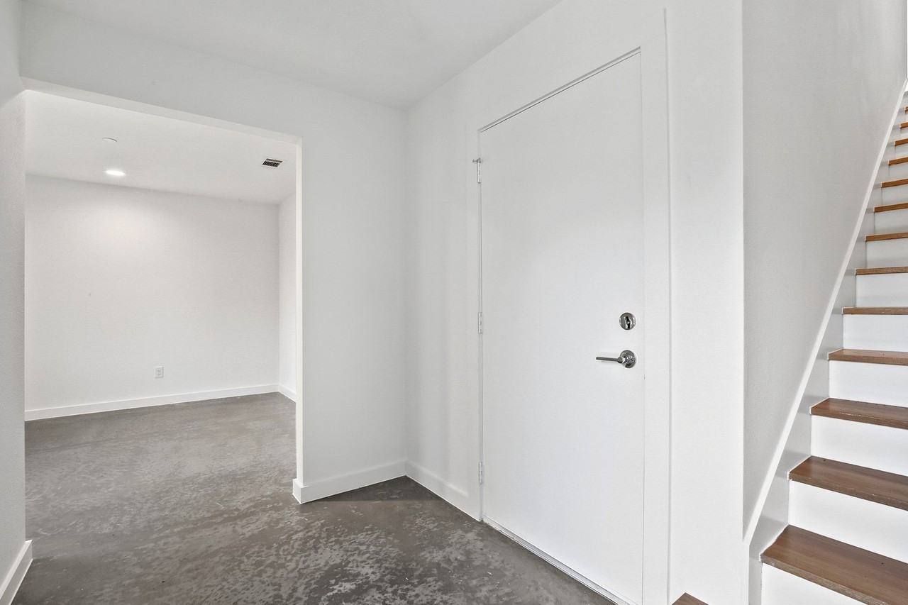 4713 Bryan St #504 - Photo 3 of 36