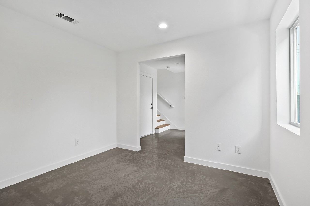 4713 Bryan St #504 - Photo 6 of 36