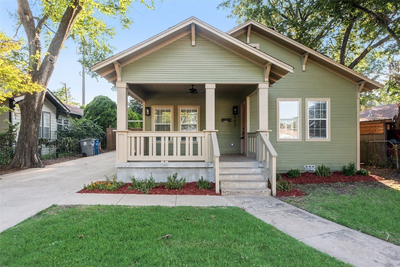 807 Hollywood Ave - Photo 3 of 37