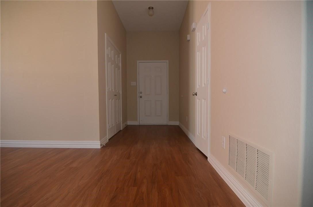 913 Fleming St - Photo 2 of 16