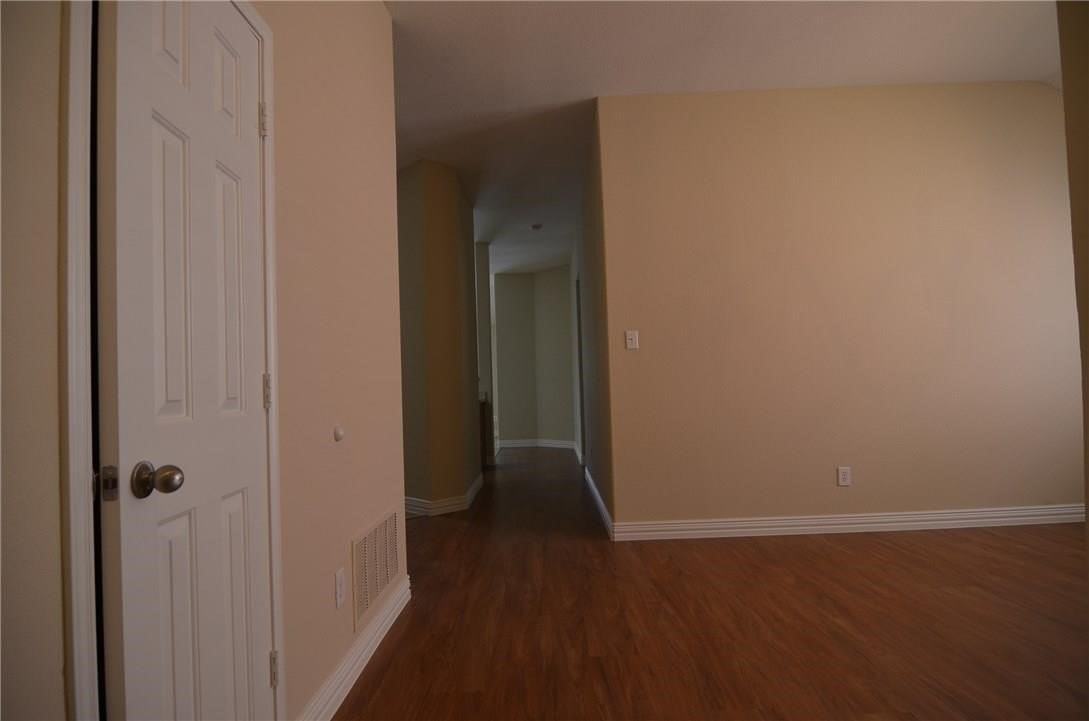 913 Fleming St - Photo 5 of 16