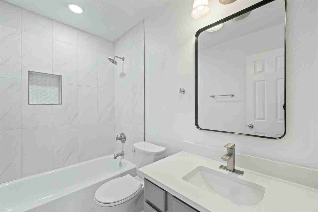 2130 Harvester Dr - Photo 2 of 35