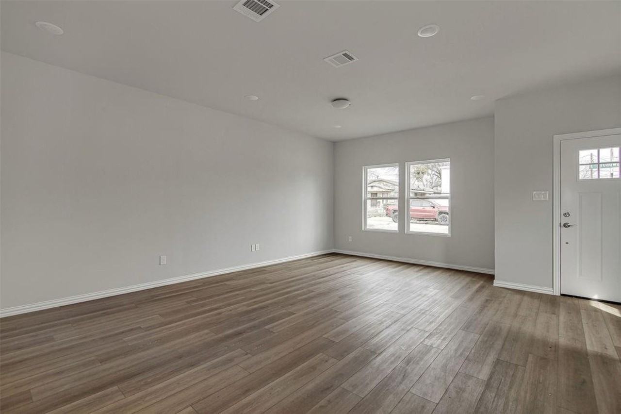 1136 E Broadway Ave #1138 - Photo 4 of 16