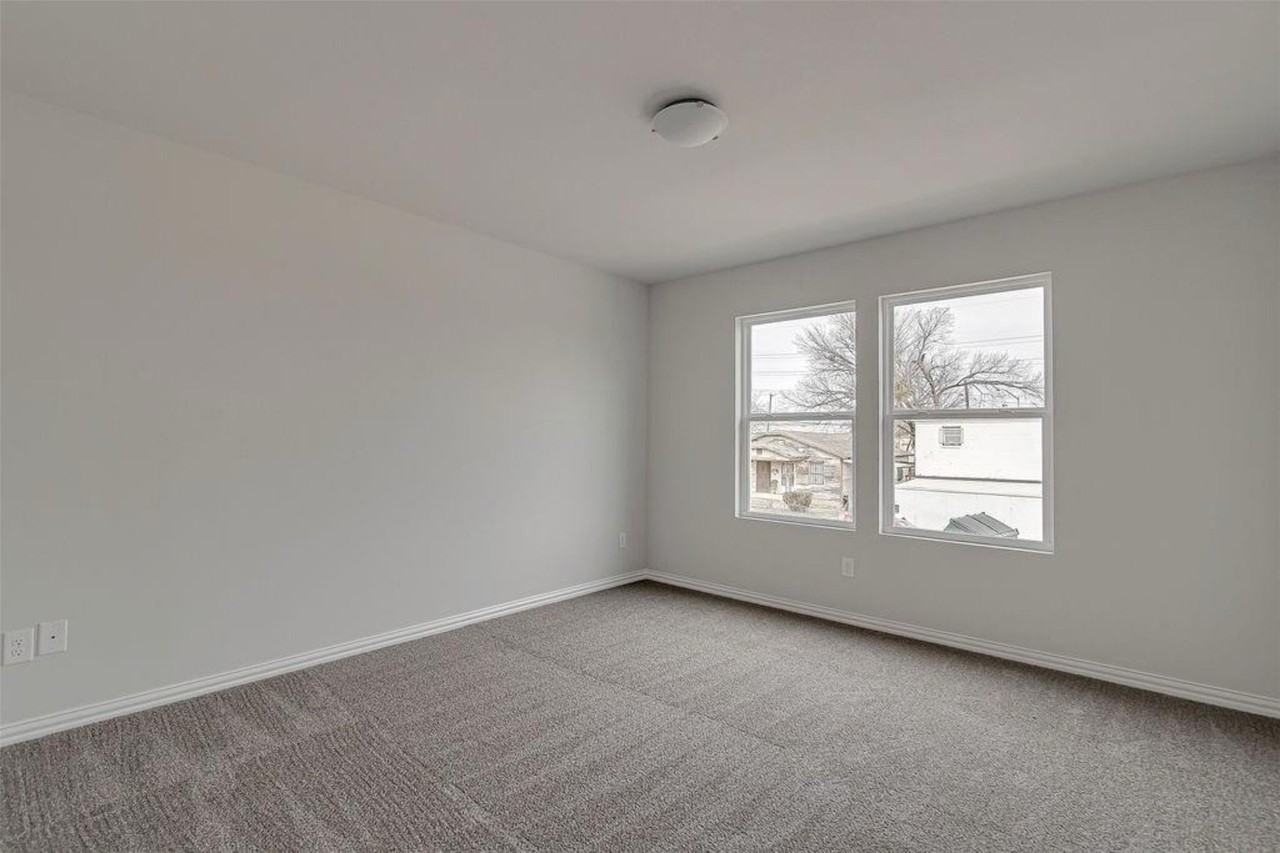 1136 E Broadway Ave #1138 - Photo 7 of 16
