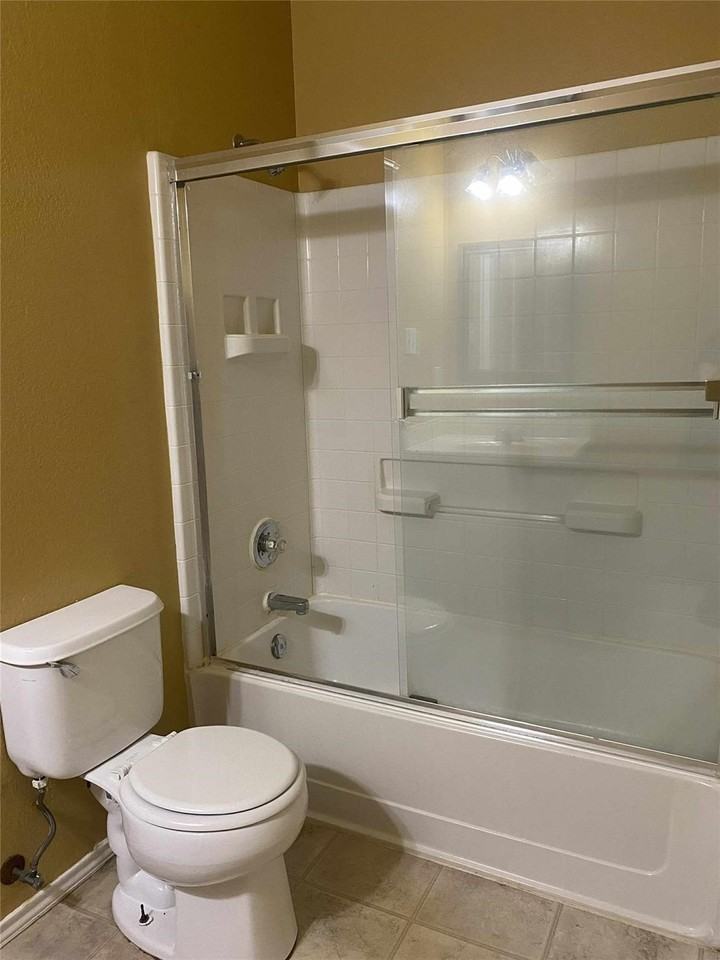 209 Moonlight Dr - Photo 7 of 13
