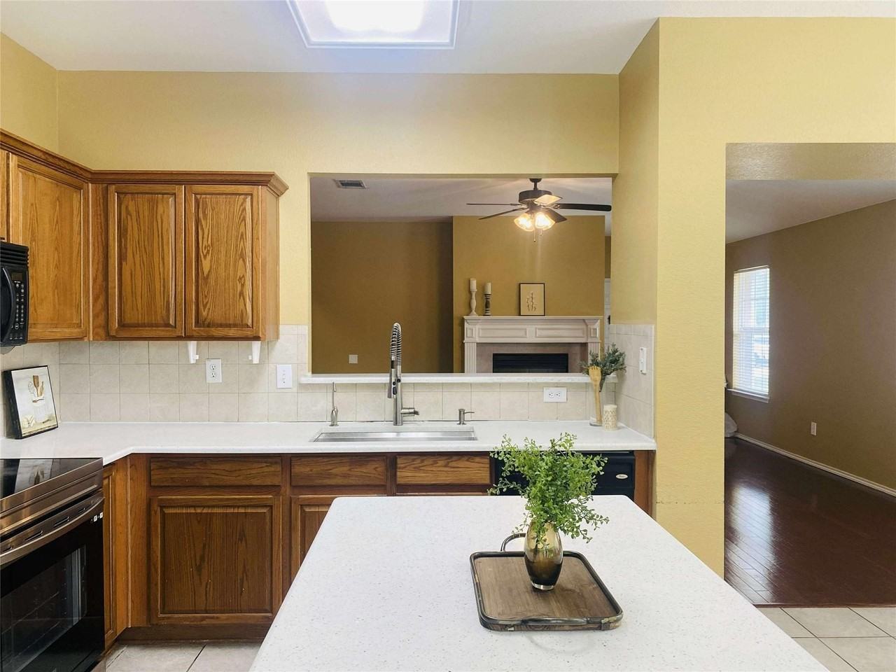 209 Moonlight Dr - Photo 7 of 12