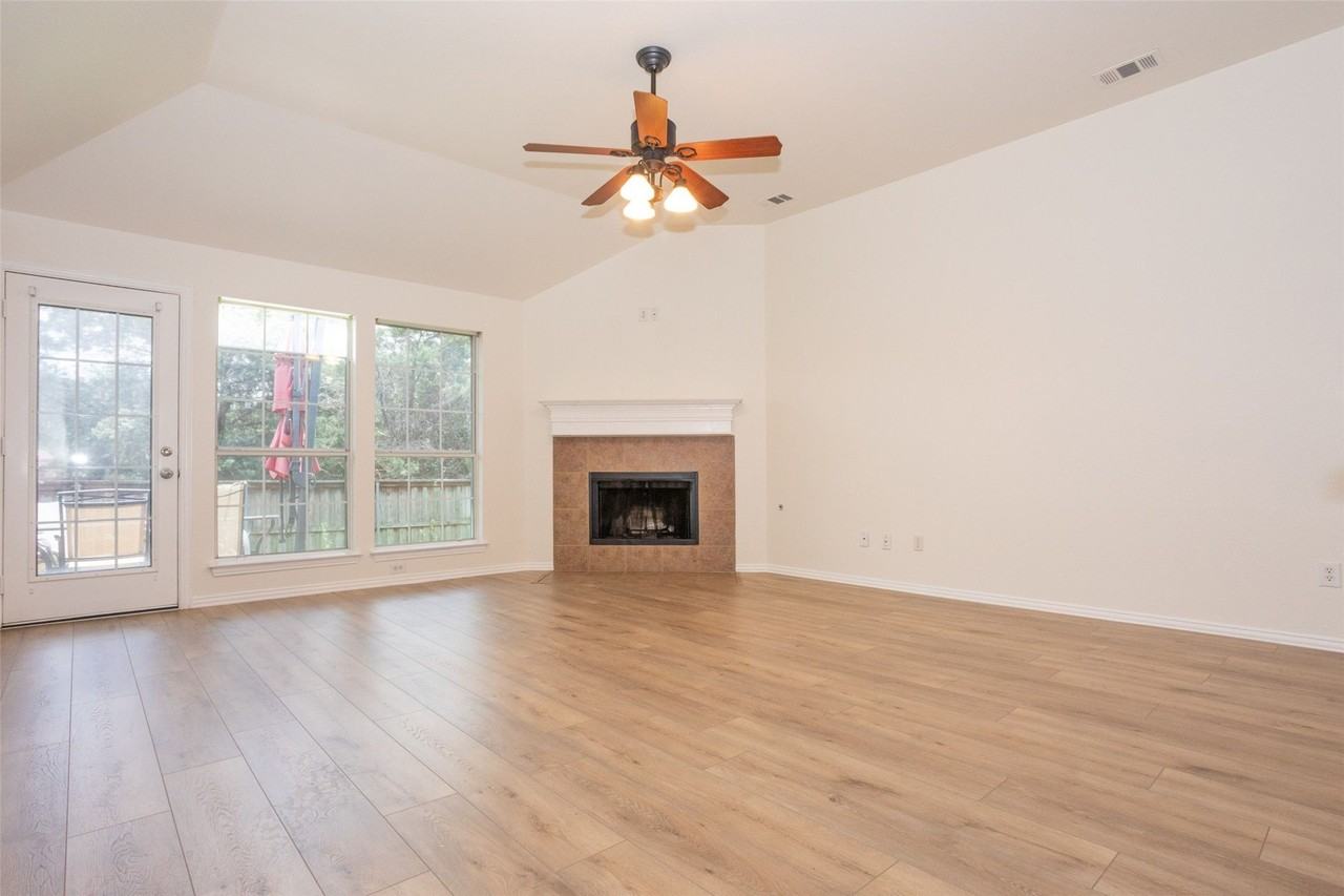 1429 Tree Top Dr - Photo 7 of 16