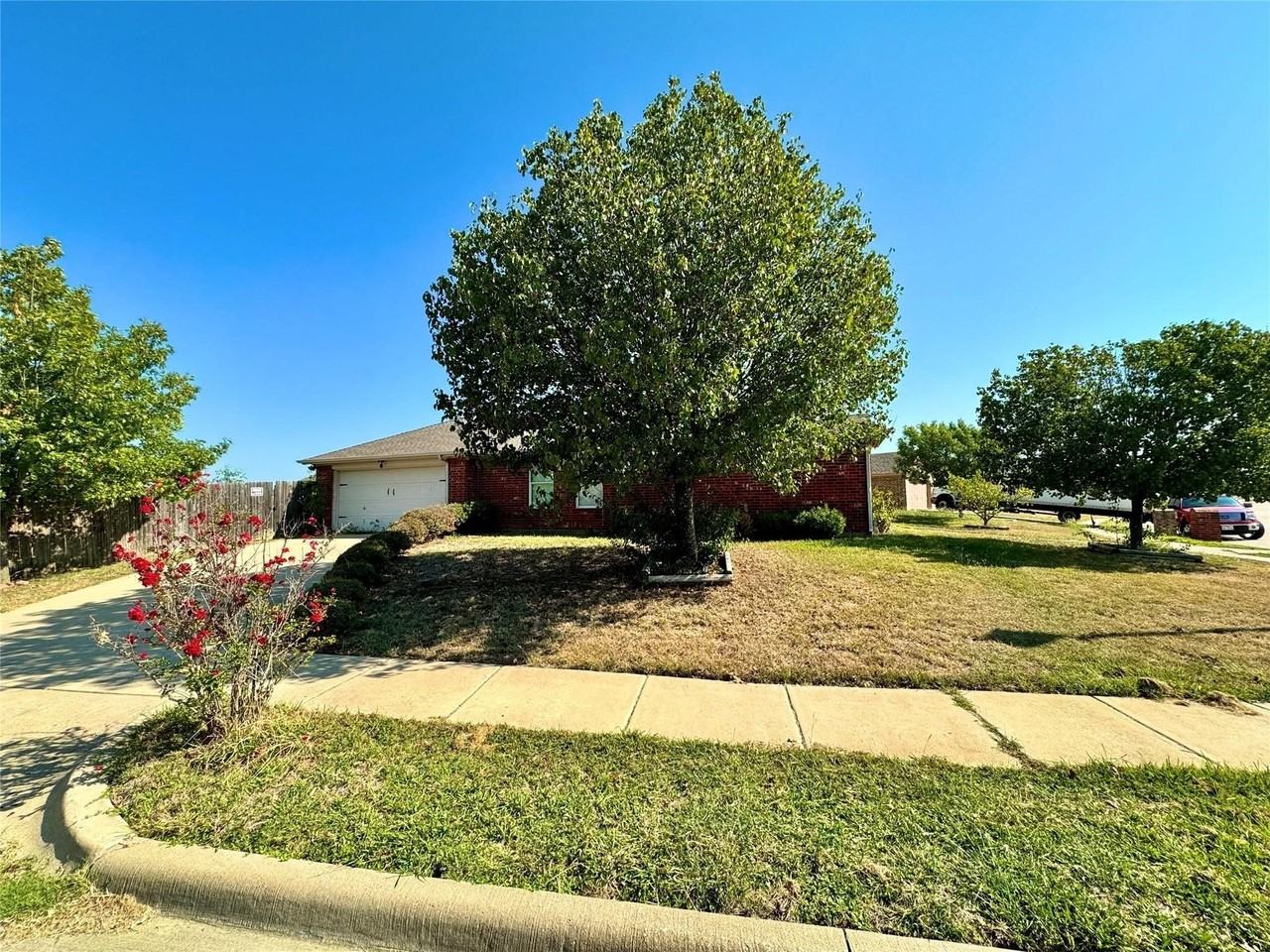 1425 Teal Way - Photo 3 of 18