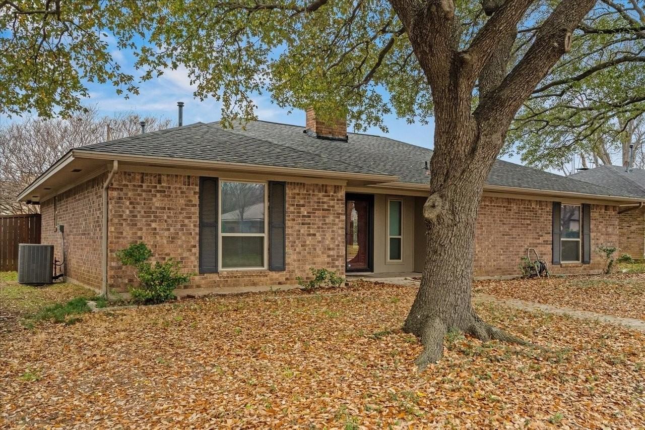 311 Gwendola Dr - Photo 3 of 18
