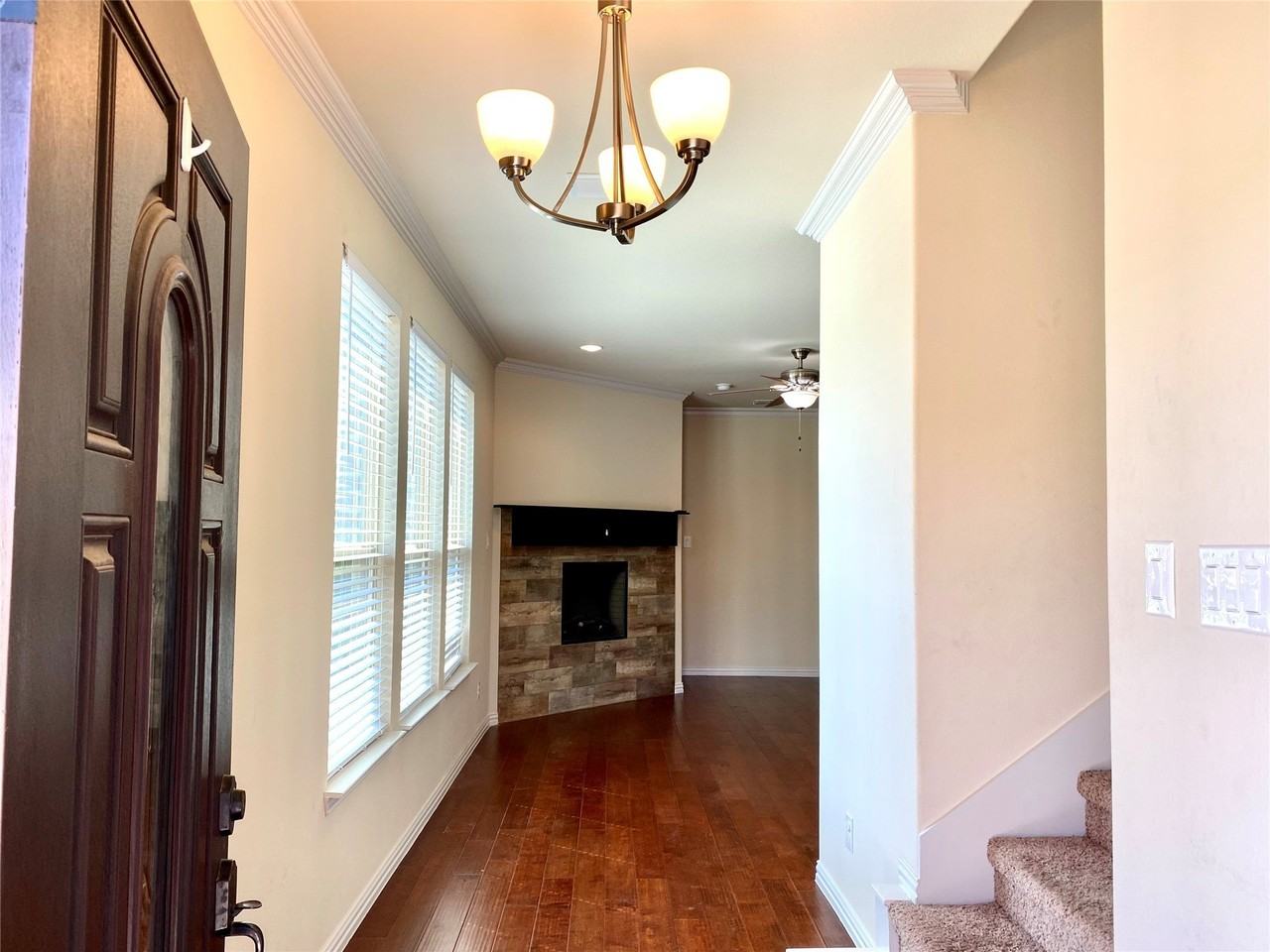 621 Fleming St - Photo 3 of 28