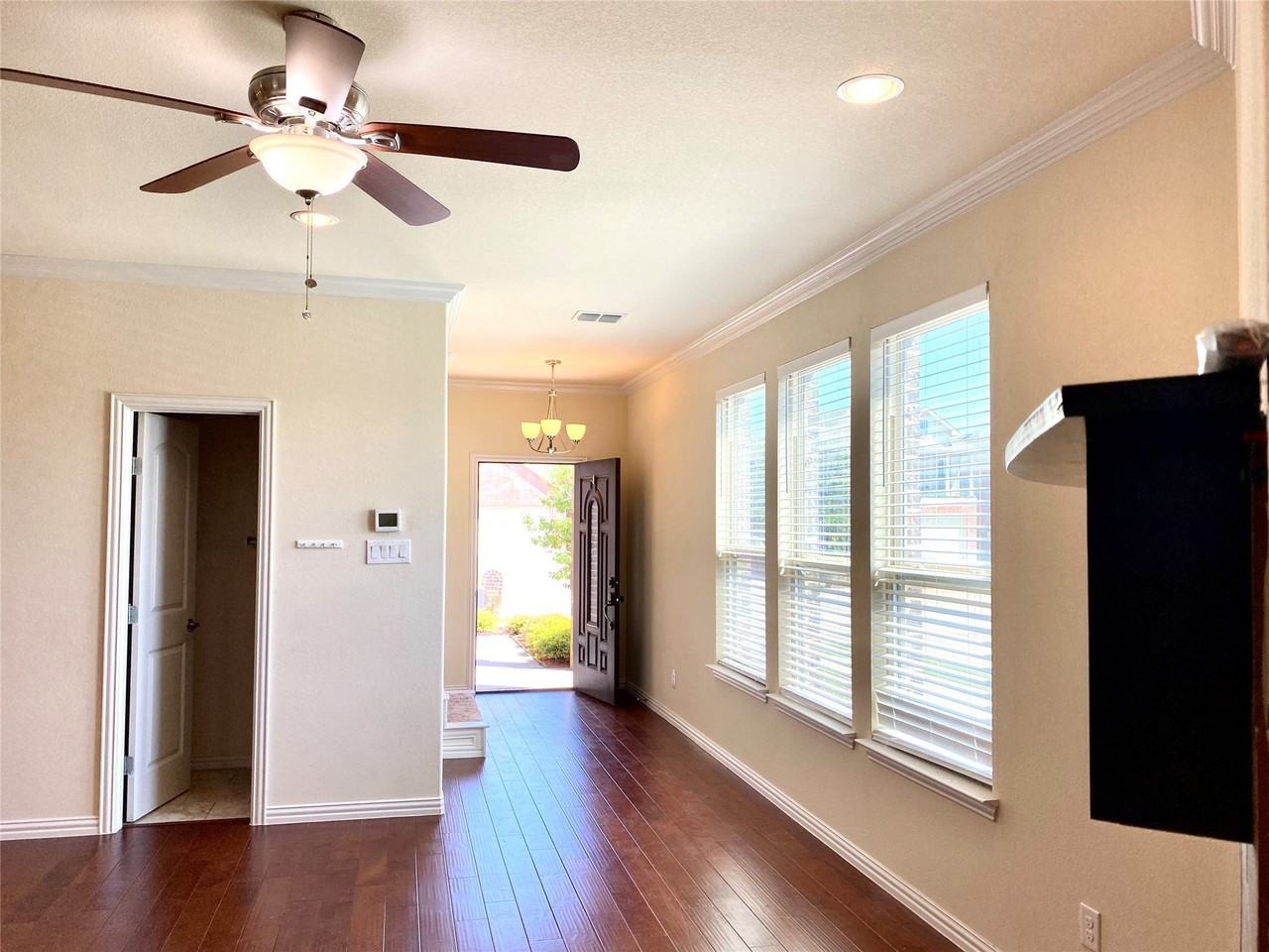621 Fleming St - Photo 4 of 28