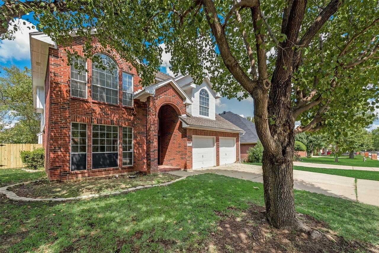 4319 Vine Ridge Ct - Photo 2 of 14
