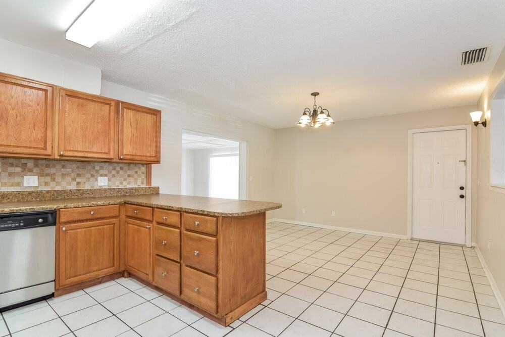 110 7th Jpv St - Photo 5 of 16