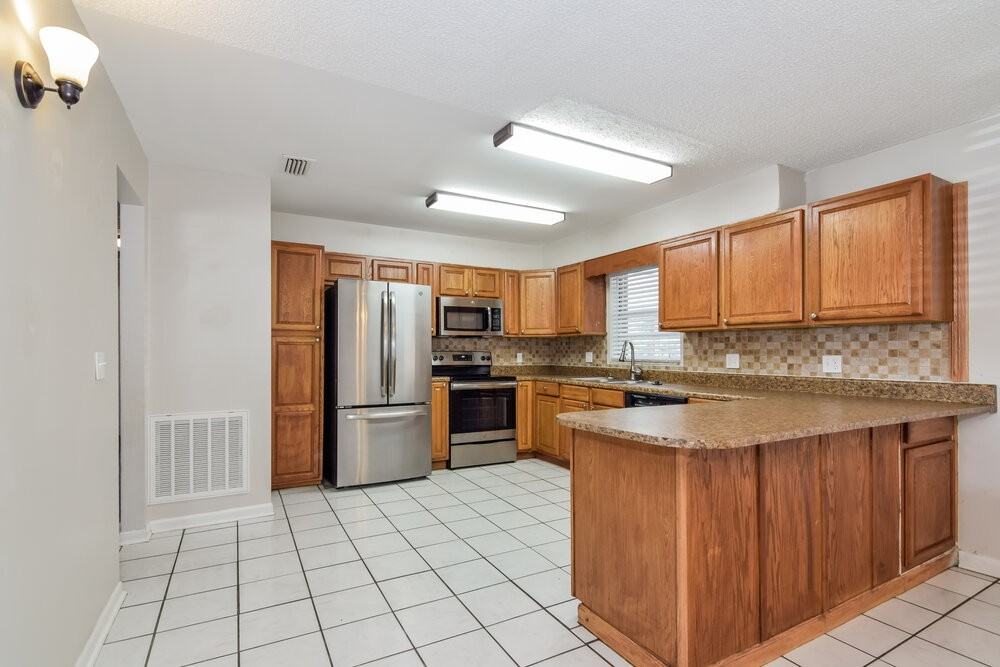 110 7th Jpv St - Photo 6 of 16