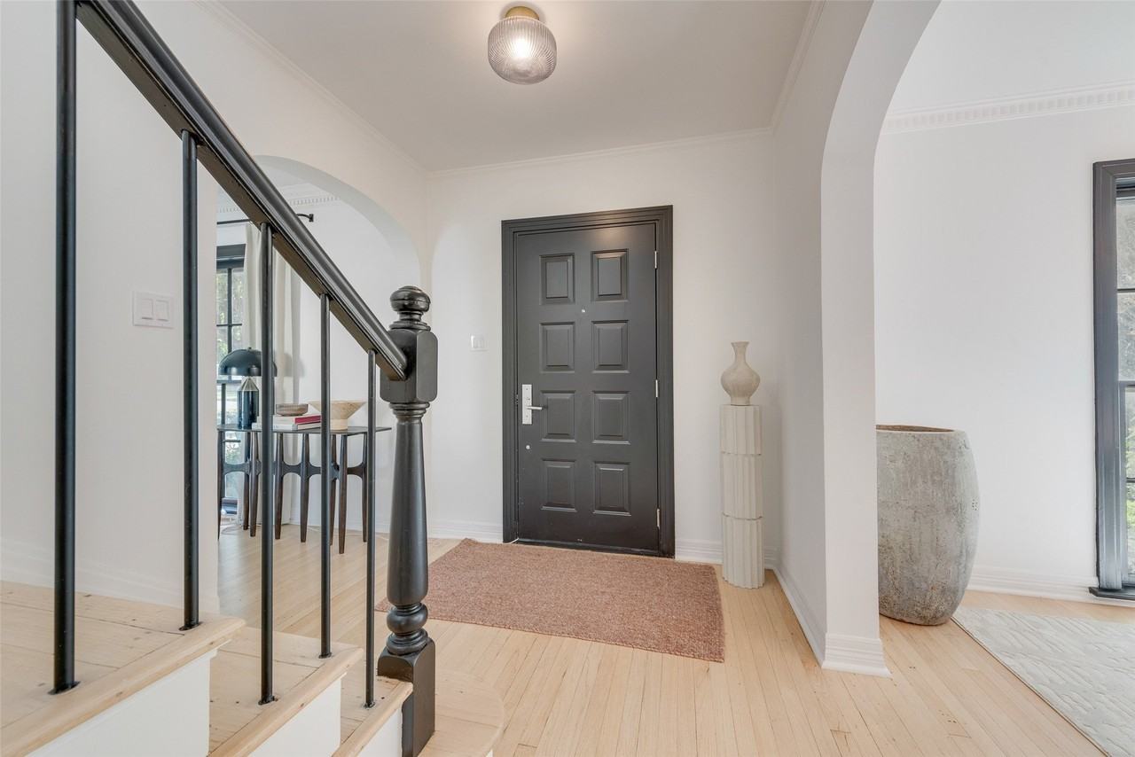 6511 Gaston Ave - Photo 2 of 14