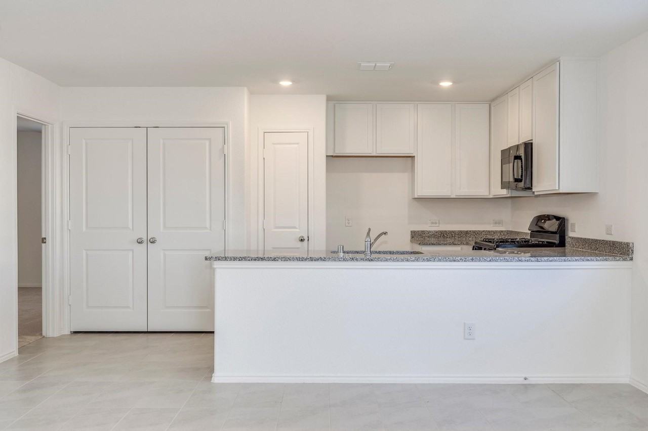 3605 Flicker Ln - Photo 6 of 30