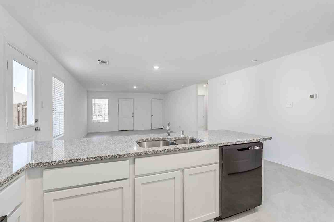 3605 Flicker Ln - Photo 7 of 30