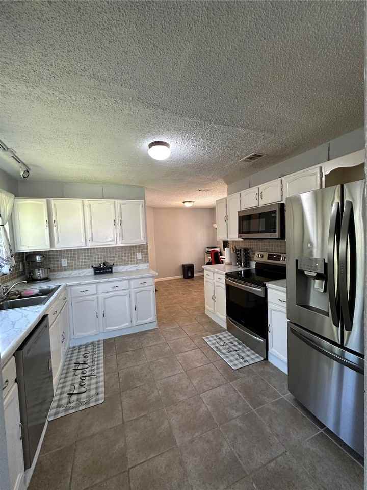 884 Bitternut Dr - Photo 5 of 10