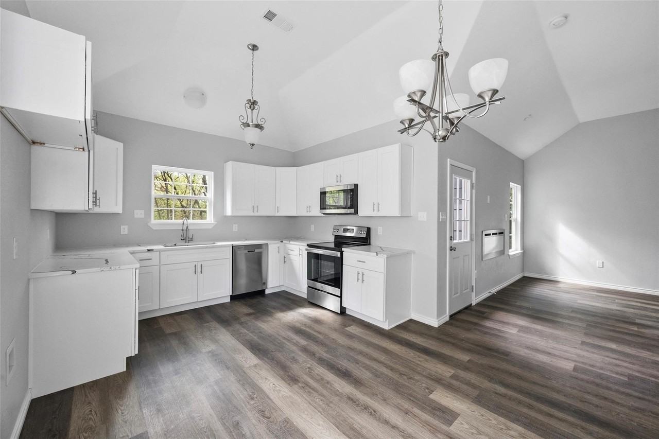115 W 17th Ave - Photo 4 of 10