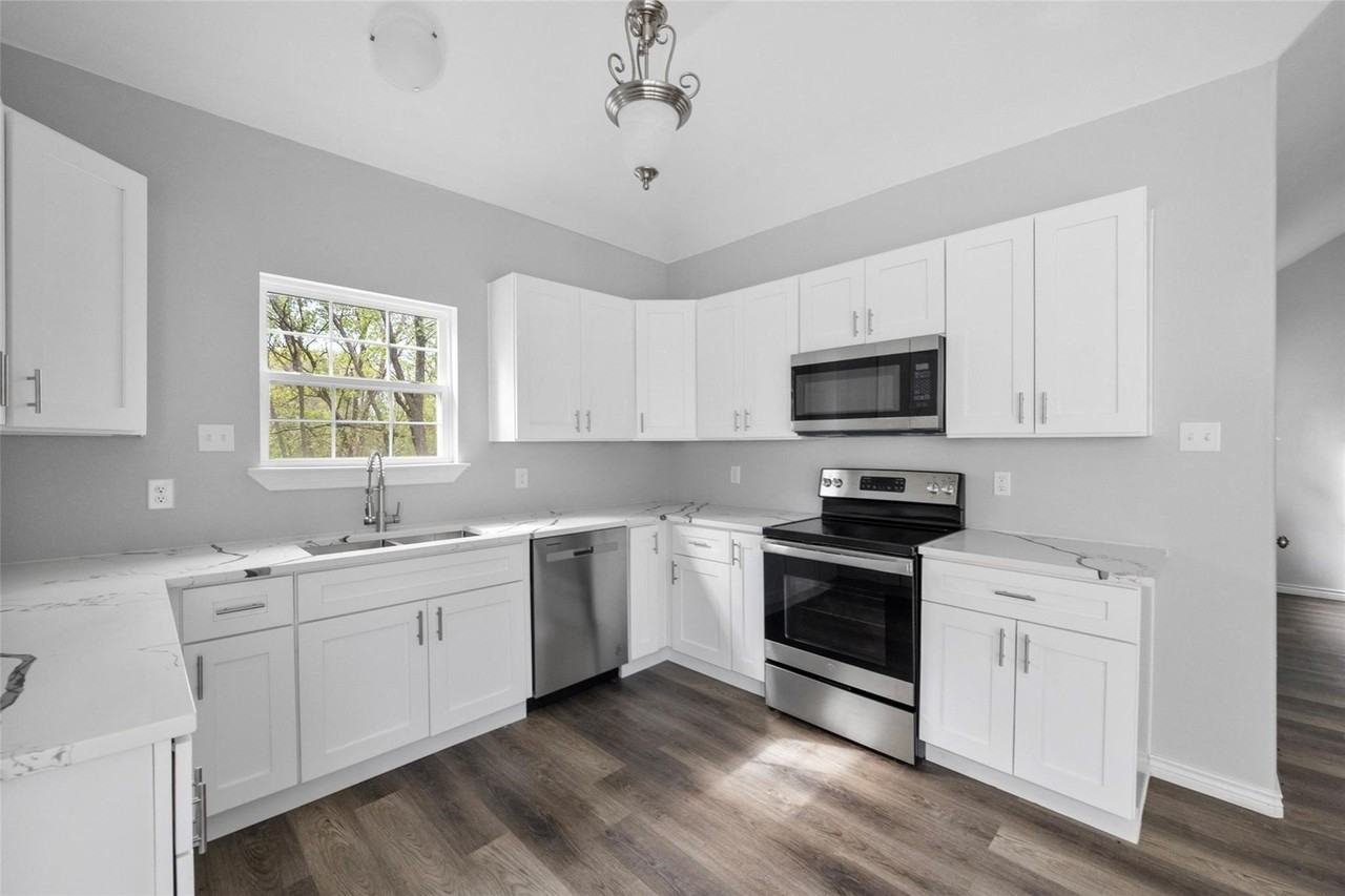 115 W 17th Ave - Photo 5 of 10