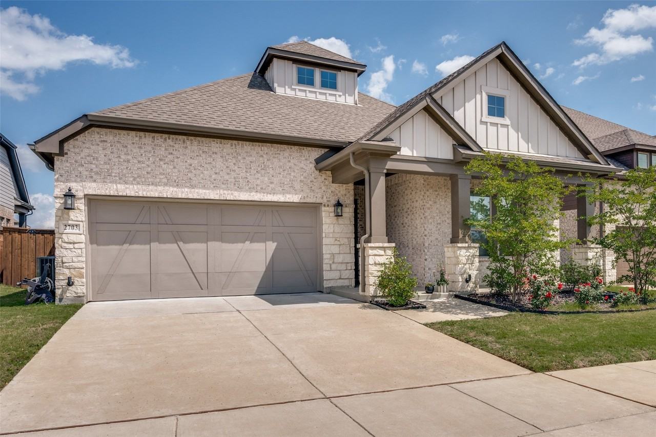 2703 Trinity Ridge St - Photo 2 of 25