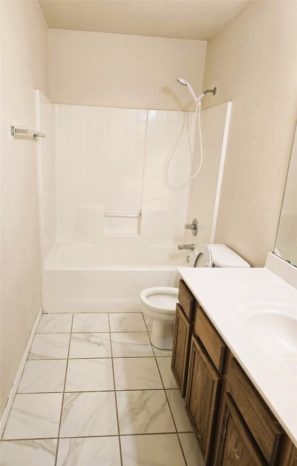 1512 Parrot Ct - Photo 6 of 10