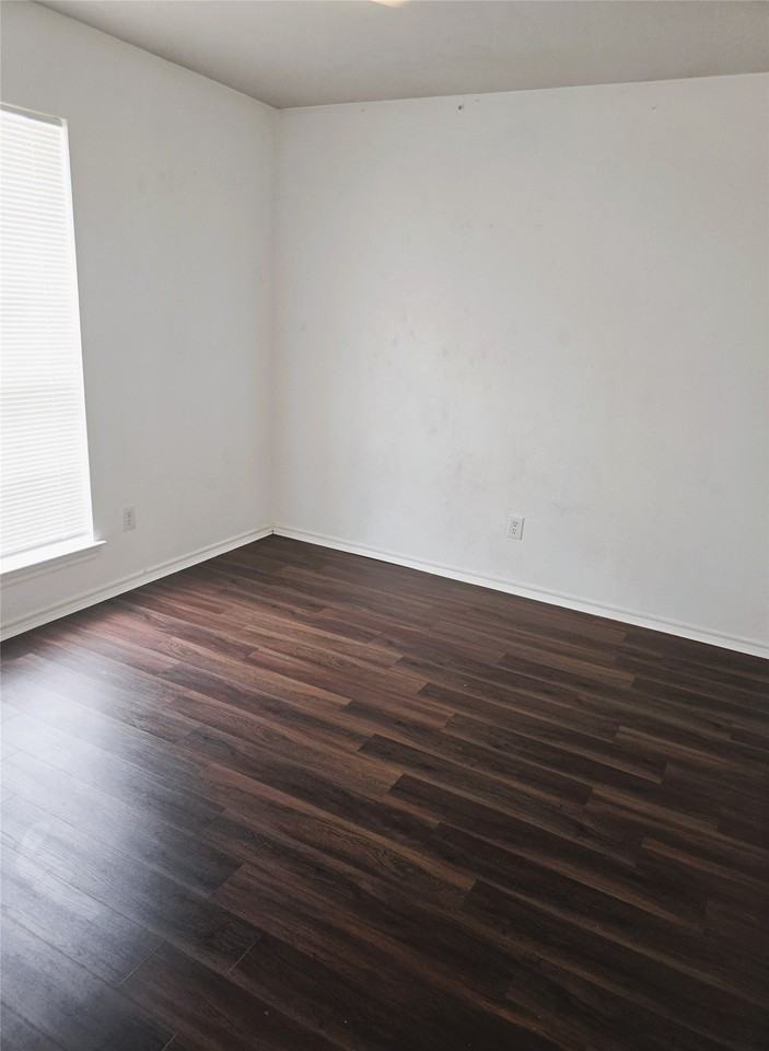 1512 Parrot Ct - Photo 7 of 10