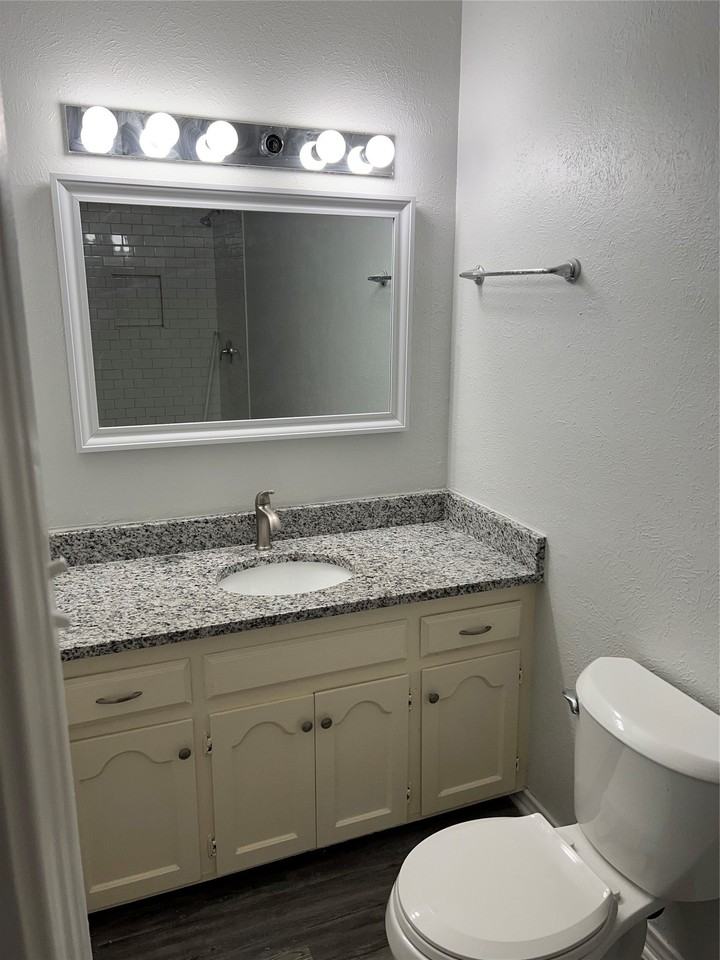 507 Hilltop Ln - Photo 3 of 19