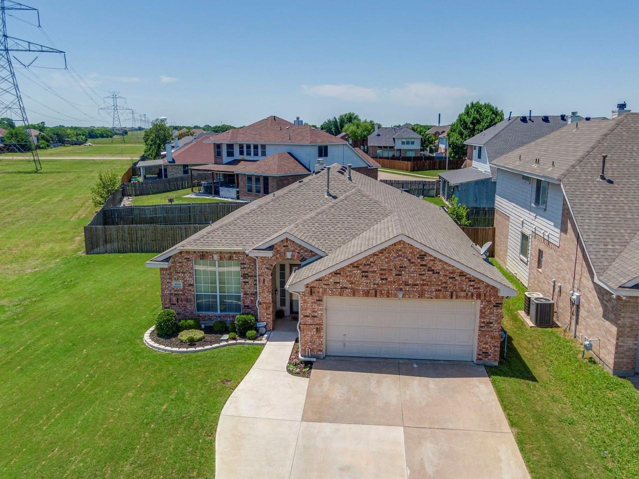 6516 Fairglen Dr - Photo 2 of 25
