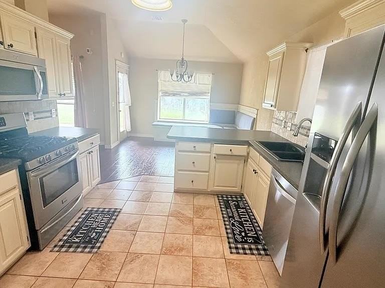 720 Night Hawk Dr - Photo 5 of 36