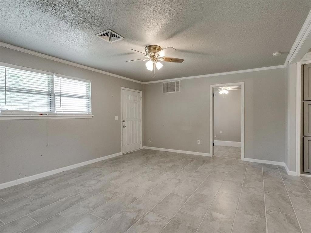 641 Sw 15th St - Photo 6 of 34