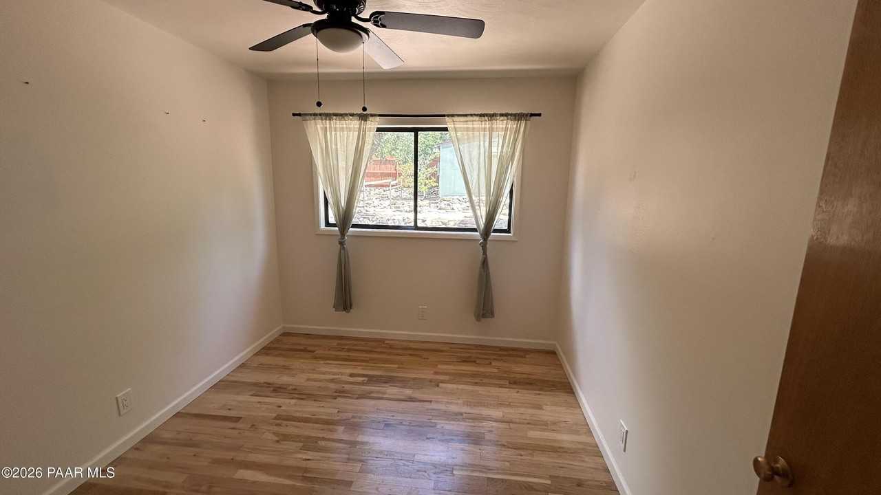 610 Flora St - Photo 7 of 13