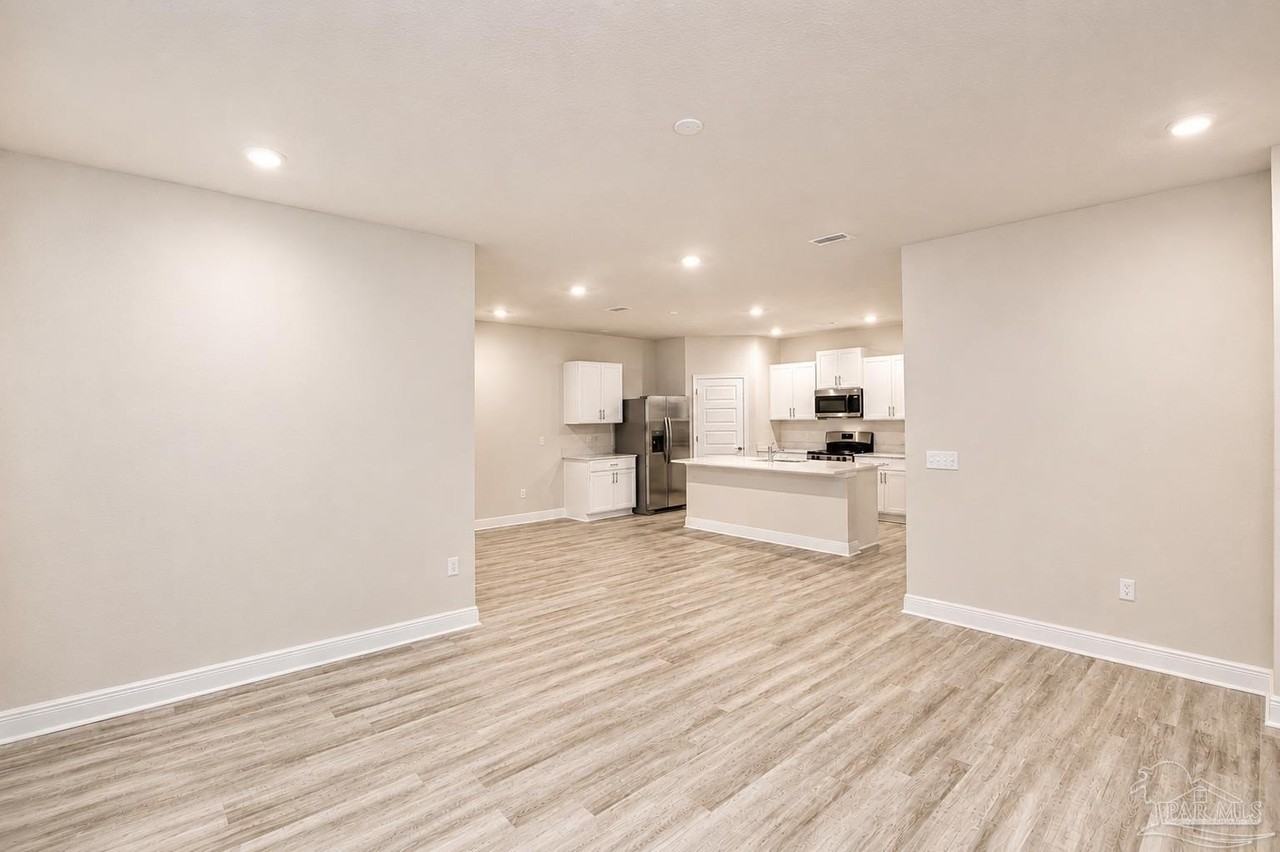 530 Bridle Way - Photo 3 of 17